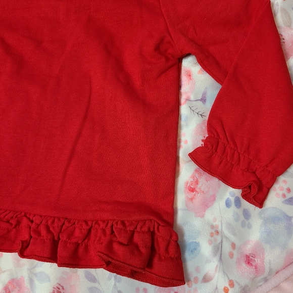 2T bundle ♥ mini mouse zipper hoodie w/ pockets & 2 pairs of fuzzy holiday socks - Picture 4 of 10